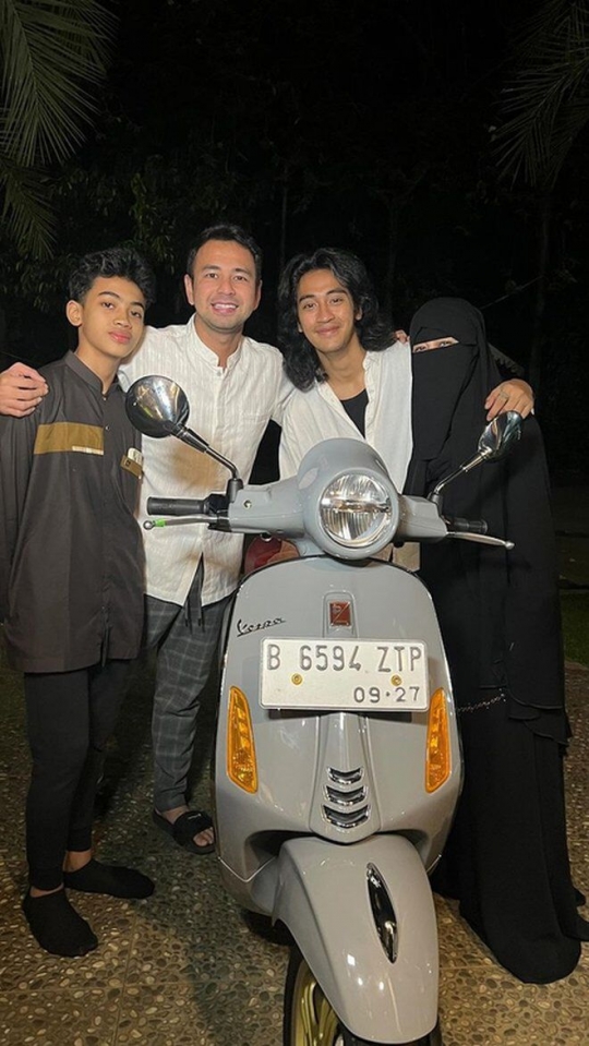 Abidzar Ulang Tahun ke-22, Dapat Vespa dari Raffi Ahmad saat Buka Puasa di Andara