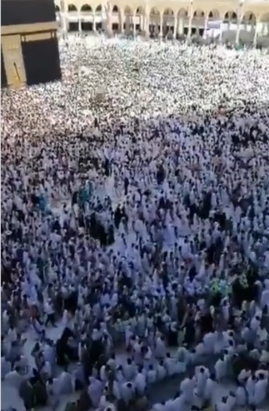 Potret Suasana Masjidil Haram saat Ramadhan 2023, Dipenuhi Jamaah Umrah