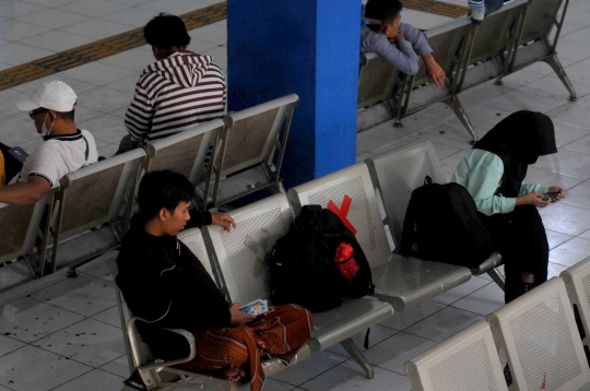 Terminal Kampung Rambutan Mulai Ramai Pemudik