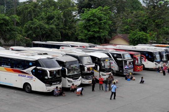 Terminal Kampung Rambutan Mulai Ramai Pemudik