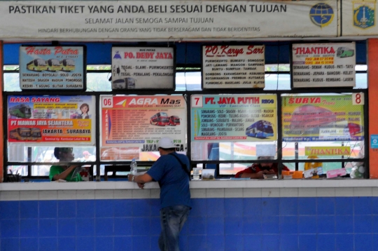 Terminal Kampung Rambutan Mulai Ramai Pemudik