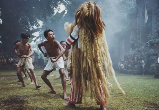 Potret Ritual 'Ngunying' 1956, Tradisi Bali Bentuk Abdi pada Sang Hyang Widhi Wasa