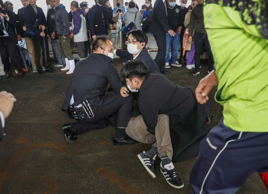 Wajah Pelaku Pelemparan Bom Asap ke PM Jepang Fumio Kishida