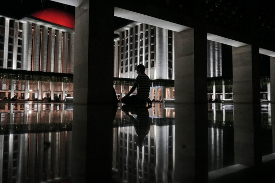 Malam 25 Ramadan, Ribuan Jemaah Khusyuk Menjemput Lailatul Qadar di Masjid Istiqlal