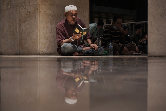 Malam 25 Ramadan, Ribuan Jemaah Khusyuk Menjemput Lailatul Qadar di Masjid Istiqlal