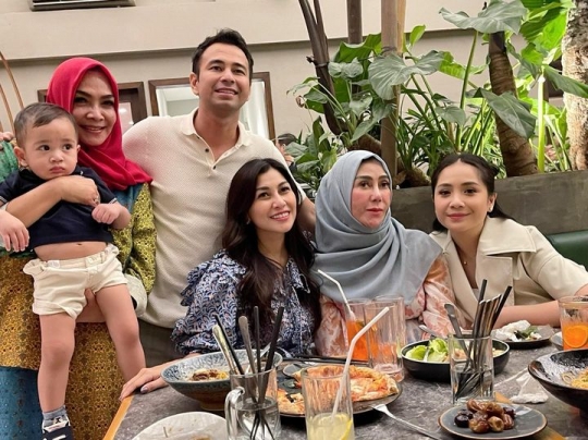 10 Potret Restoran Baru Milik Mama Rieta Ibunda Nagita Slavina, Mewah Banget!