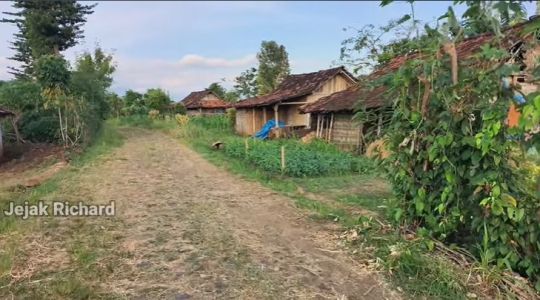 Hari Gini Belum Pakai Listrik, Ini Potret Kampungnya yang Memprihatinkan