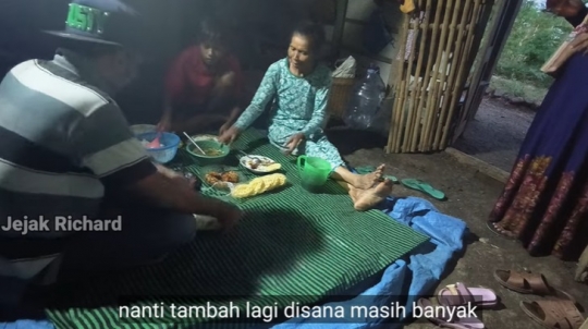 Hari Gini Belum Pakai Listrik, Ini Potret Kampungnya yang Memprihatinkan