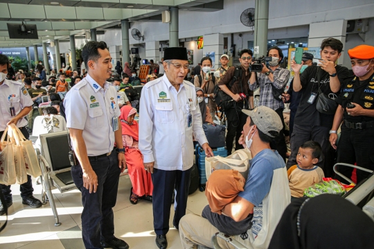 Stasiun Pasar Senen Mulai Padat, 24.000 Pemudik Meninggalkan Jakarta