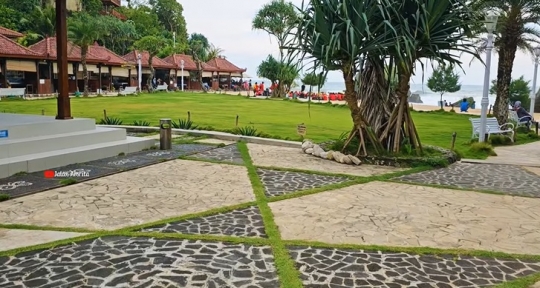 Melihat Keindahan Pantai Mesra, Pemandangannya Cantik Luar Biasa