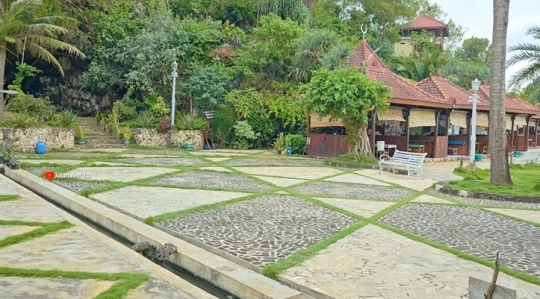 Melihat Keindahan Pantai Mesra, Pemandangannya Cantik Luar Biasa