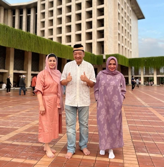 Bestie Banget, Potret Rieta Amilia & Desiree Tarigan Buka Bareng di Masjid Istiqlal