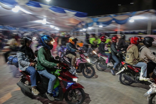 Antrean Pemudik Sepeda Motor Membeludak di Pelabuhan Ciwandan Cilegon