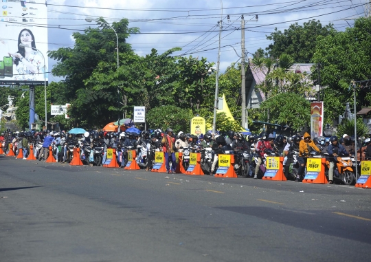 Antrean Pemudik Sepeda Motor di Pelabuhan Gilimanuk Mengular