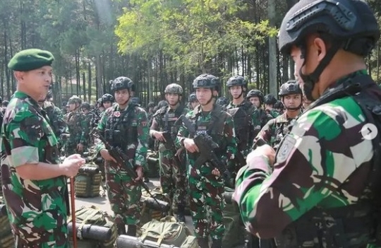 Pasukan Kostrad Langsung Cek Senjata Usai Status di Papua Naik Jadi Siaga Tempur!