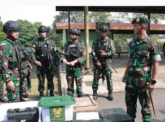 Pasukan Kostrad Langsung Cek Senjata Usai Status di Papua Naik Jadi Siaga Tempur!