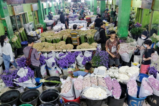 Menjelang Lebaran, Bunga Sedap Malam Diserbu Warga