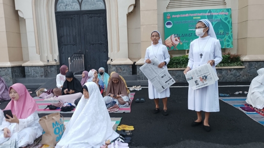 Indahnya Toleransi, Gereja di Malang Sediakan Halaman untuk Salat Idulfitri