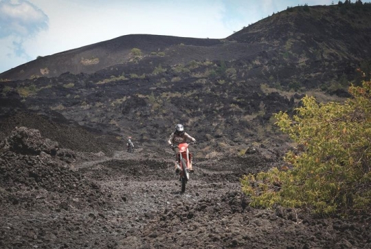 Deretan Artis ini Hobi Naik Motor Trail, Ada yang Sampai Ikut Kompetisi