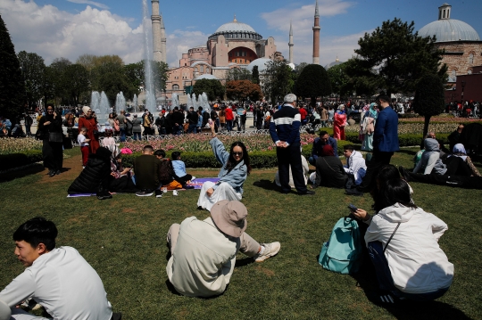 Suka Cita Perayaan Idulfitri di Berbagai Penjuru Dunia