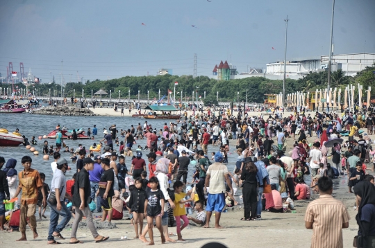 Membeludak, 85 Ribu Orang Kunjungi Ancol di Hari Kedua Lebaran