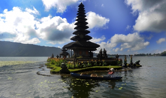 Menikmati Pesona Keindahan Pura Ulun Danu Beratan di Bali