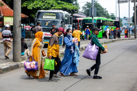 Arus Balik Pemudik Lebaran 2023 Padati Terminal Kampung Rambutan