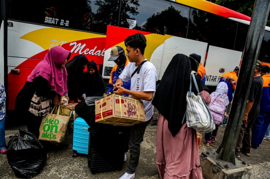 Arus Balik Pemudik Lebaran 2023 Padati Terminal Kampung Rambutan