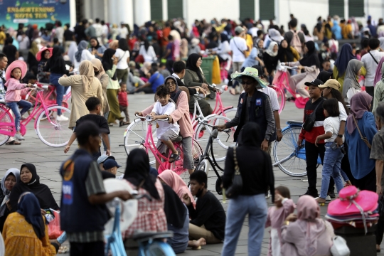 H+3 Lebaran, Warga Habiskan Waktu Liburan ke Kota Tua