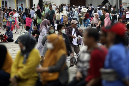 H+3 Lebaran, Warga Habiskan Waktu Liburan ke Kota Tua