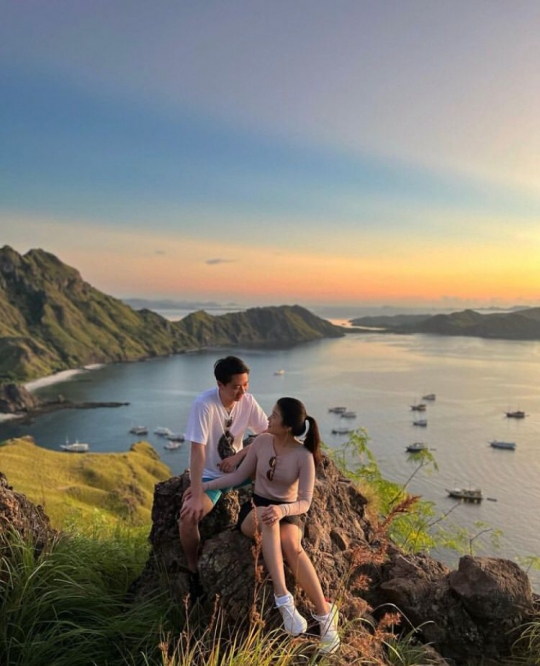 Honeymoon di Labuan Bajo, Ini Potret Mesra Valencia Tanoe & Kevin Sanjaya