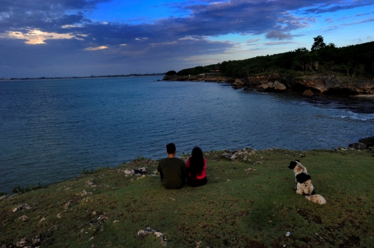 Potret Keindahan Alam Tersembunyi di Pantai Honeymoon Jimbaran