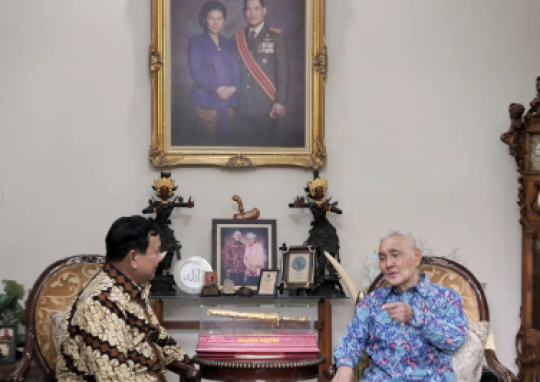 5 Jenderal TNI Senior Didatangi Prabowo Subianto, Ada Momen Menhan Cium Tangan