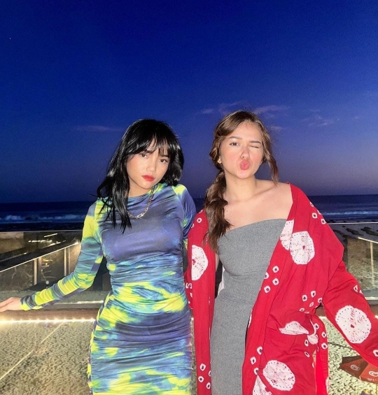 Bestie Banget, Potret Kebersamaan Fuji dan Rebecca Klopper di Bali Curi Perhatian