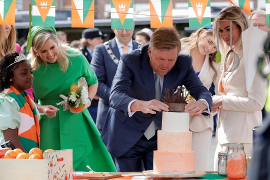Meriahnya Perayaan Hari Raja di Belanda