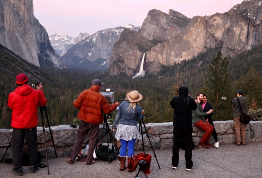 Ancaman Banjir Bandang Dibalik Keindahan Air Terjun di Taman Nasional Yosemite