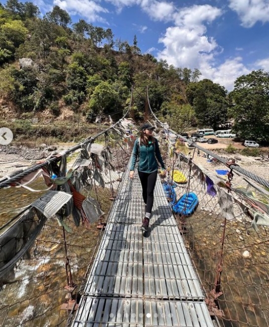 Potret Keseruan Luna Maya Liburan di Bhutan, Pemandangannya Bikin Takjub