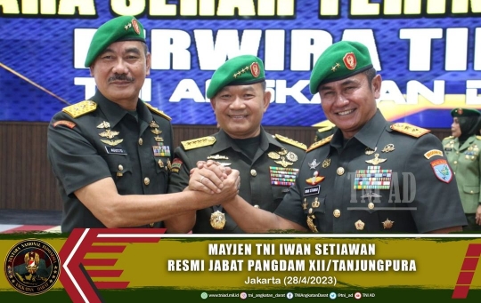 Salam Komando 3 Jenderal TNI, Mayjen Kopassus & Kavaleri di Tengahnya Bintang 4