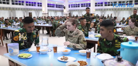 Taruni Cantik AU Amerika 'Mondok' 7 Hari di AAU TNI, Makan Nasi Satu Setengah Centong
