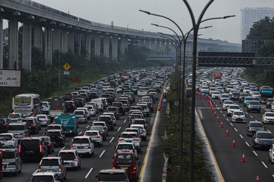 Arus Balik di Tol Jagorawi Padat Merayap