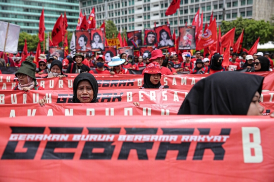 Aksi May Day 2023, Buruh se-Jabotabek Jalan Kaki Menuju Istana Negara