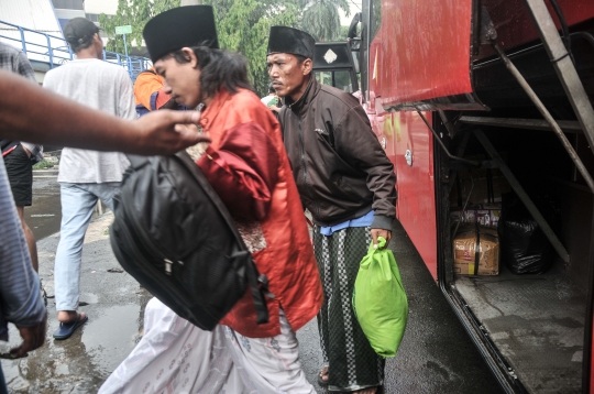 Puncak Arus Balik Lebaran Padati Terminal Kampung Rambutan