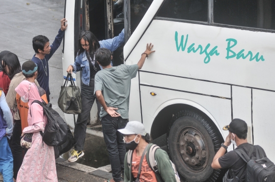 Puncak Arus Balik Lebaran Padati Terminal Kampung Rambutan