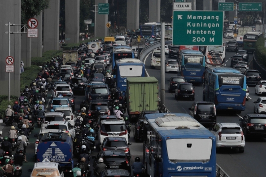 Wajah Asli Ibu Kota Usai Libur Lebaran, Jakarta Kembali Macet