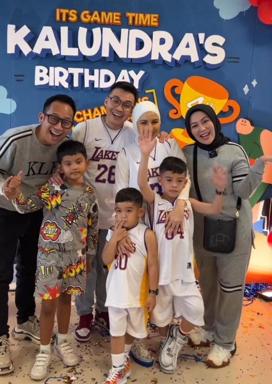 Potret Kemeriahan Pesta Ultah Ke-4 Kalundra Anak Tya Ariestya yang Usung Tema Basket