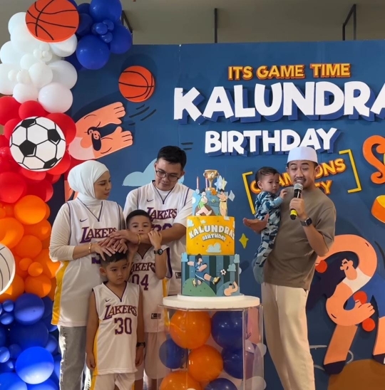 Potret Kemeriahan Pesta Ultah Ke-4 Kalundra Anak Tya Ariestya yang Usung Tema Basket