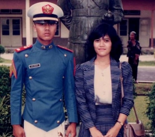 Potret Perjalanan Cinta 32 Tahun Jenderal TNI dengan Istrinya, Romantis Abis