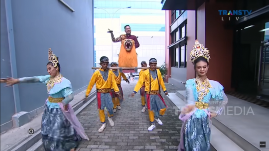 Usai Sakit, Pedangdut Nassar Kembali Bekerja Naik Singa Depok