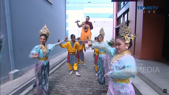 Usai Sakit, Pedangdut Nassar Kembali Bekerja Naik Singa Depok