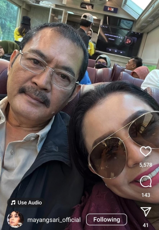 Potret Mayangsari & Bambang Trihatmodjo Naik Kereta Api, Kabin Mewah